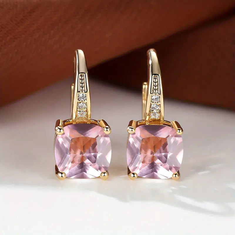 Claudine – Ohrringe aus Gold mit mystischem Saphir