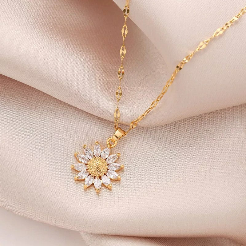 Jennie – Halskette aus Kristall mit Sonnenblumenmotiv und goldener Beschichtung