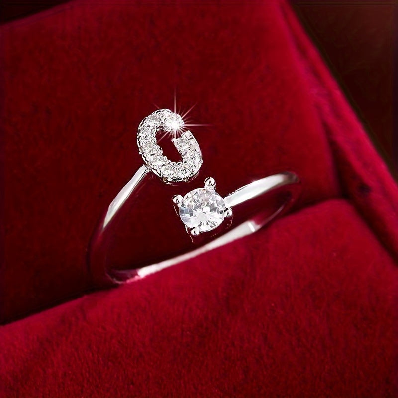 Nova – Offenes modernes Ring mit Initiale und Zirkonia