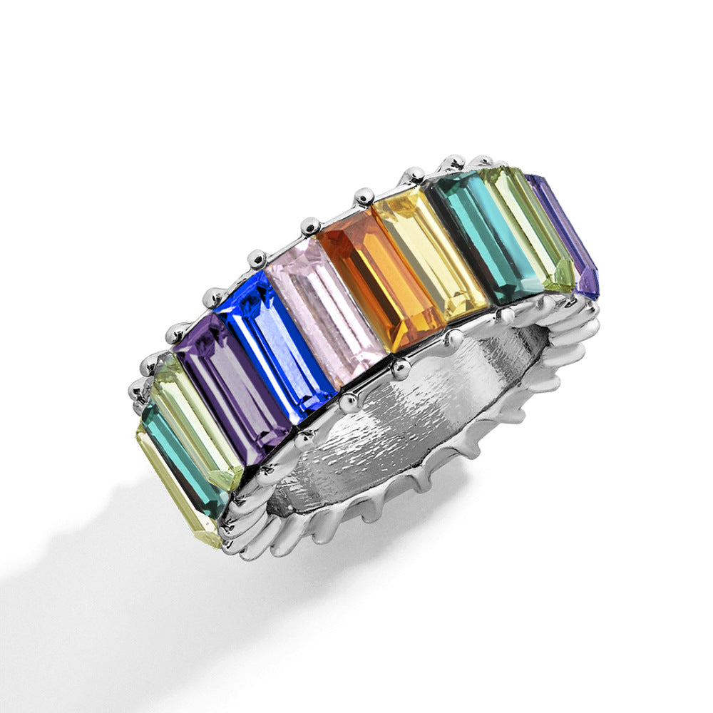 Naya – Moderner geometrischer Ring aus farbigem Metall