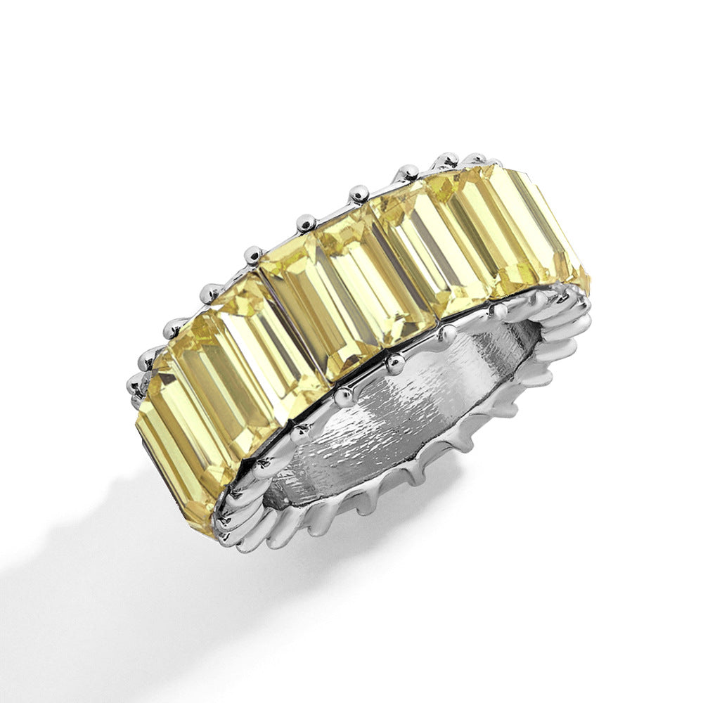 Naya – Moderner geometrischer Ring aus farbigem Metall