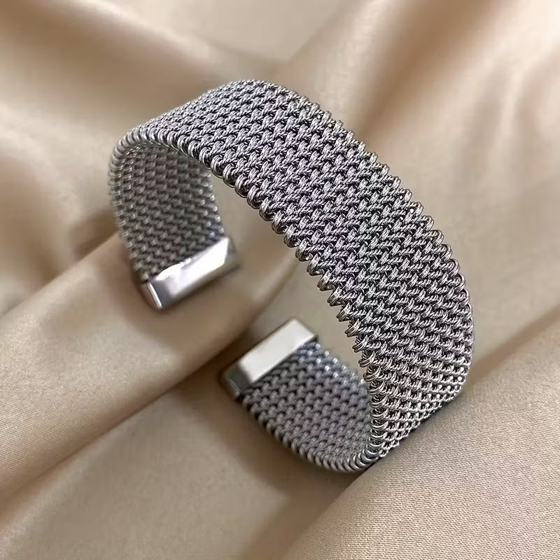Raya – Pulsera aus Titanstahl mit graviertem Kabel