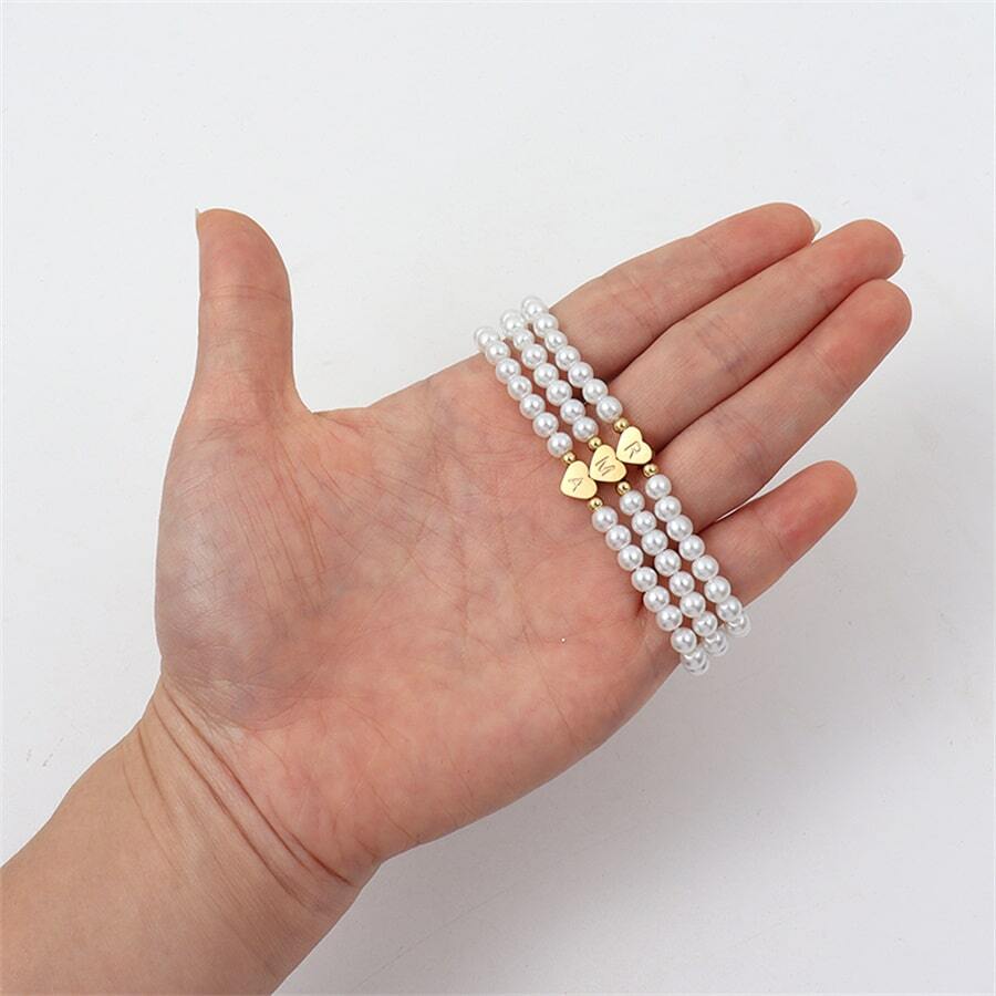 Perlenarmband mit gravierten Initialen - Personalisiertes Herz-förmiges Perlenarmband