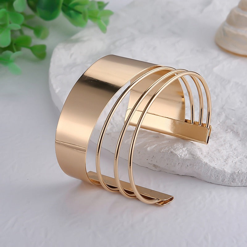 Yuki – Klassische Vintage-Armbanduhr in Gold