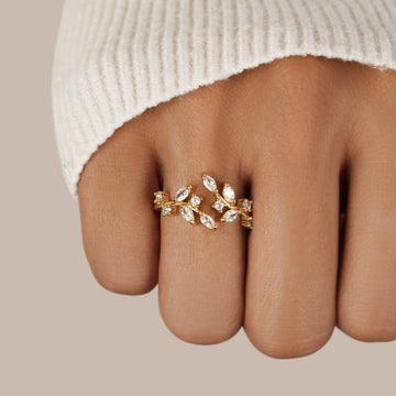Aretha – Anillo Liana Cristal en oro de 18K