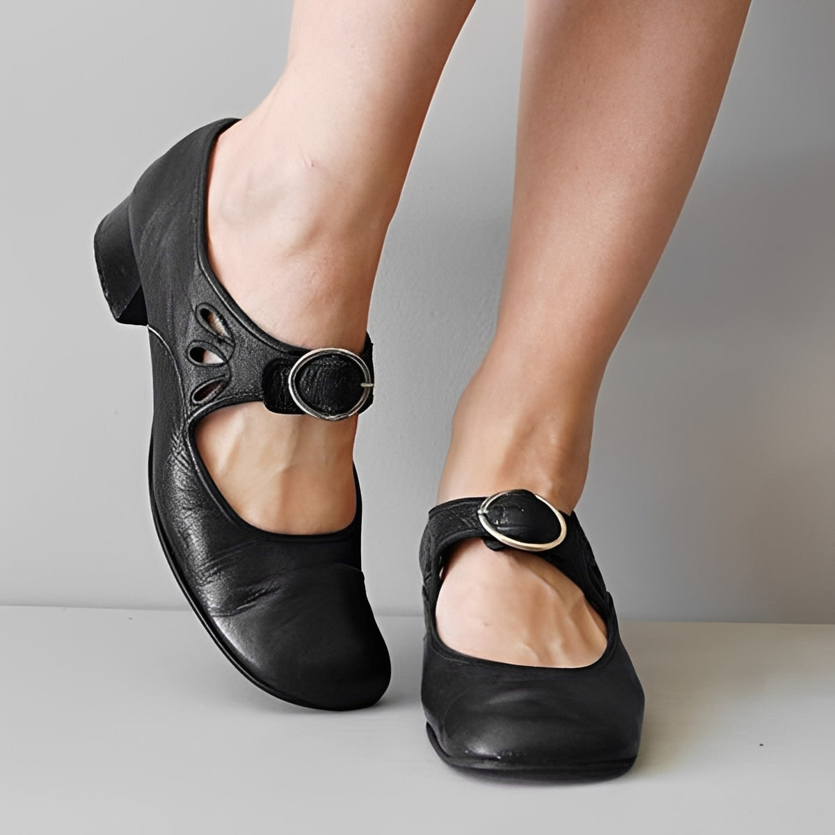 Navie - Lässige Runde Zehensandalen