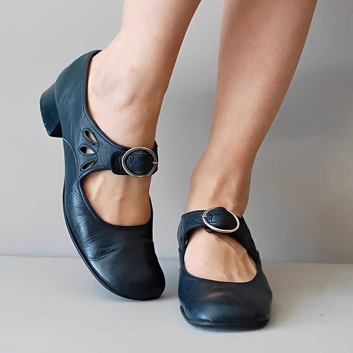 Navie - Lässige Runde Zehensandalen