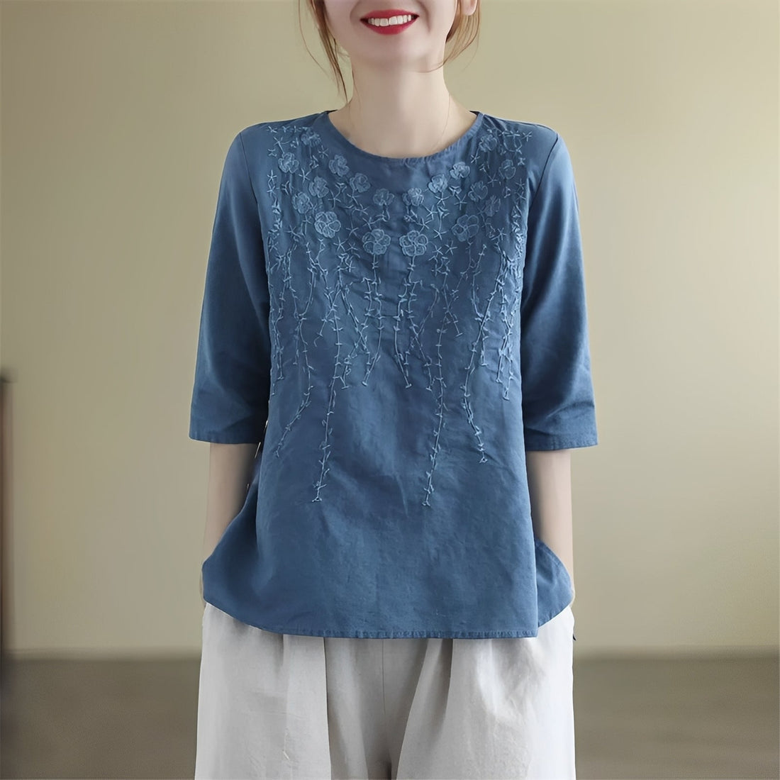 Amelia - Elegante bestickte Blusen mit halblangen Ärmeln für Frauen
