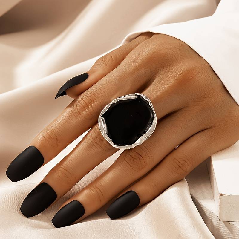 Überdimensionierter Vintage-Ring mit schwarzem Stein - Übertriebener Vintage-Schwarzer Ring