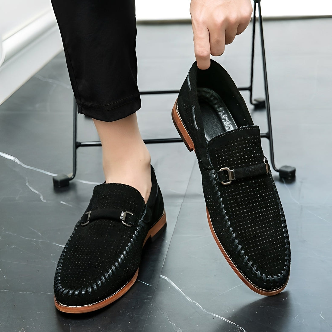 Tristan - Komfortable und modische Wildleder-Slipper für Herren