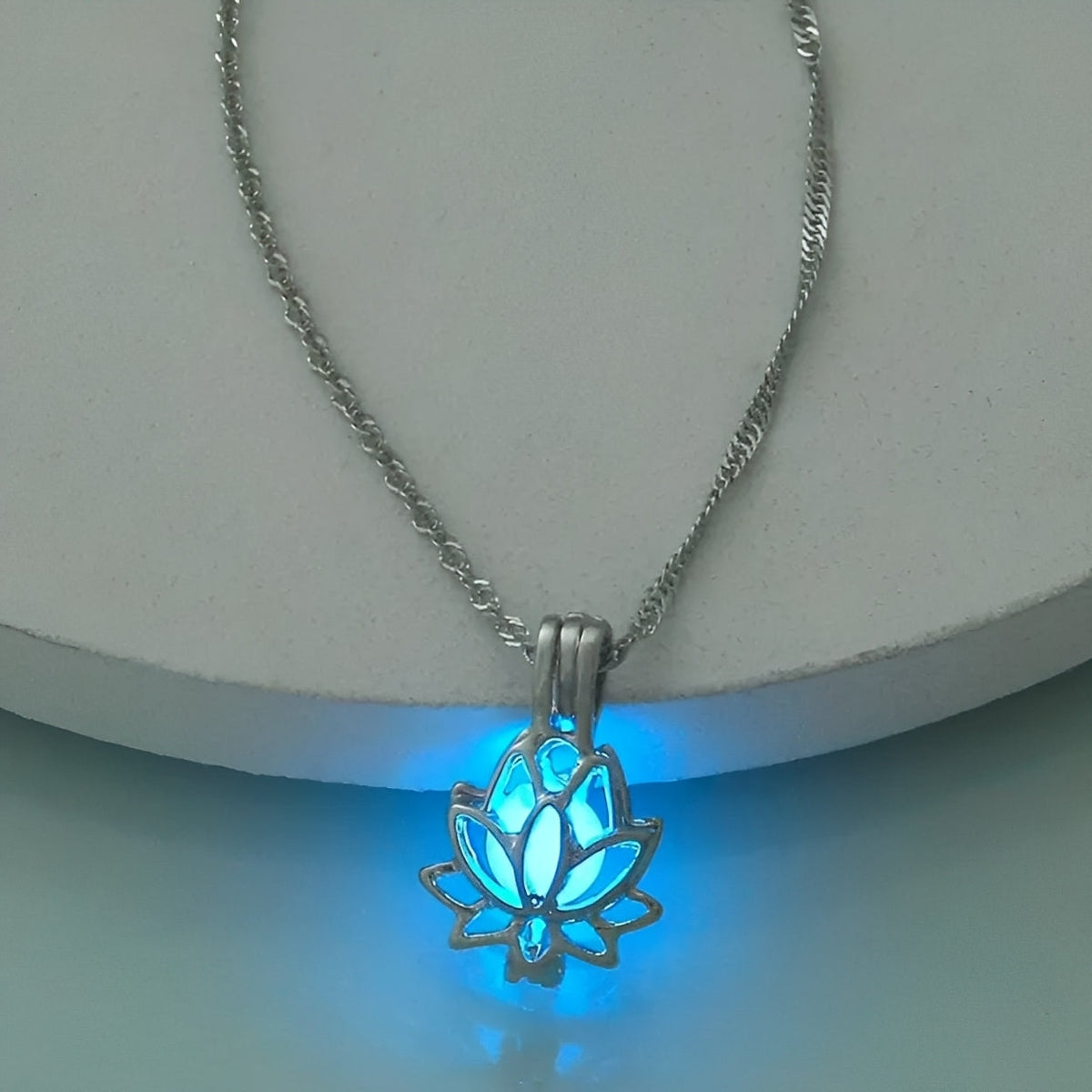 Mathina – blühende Lotusblume