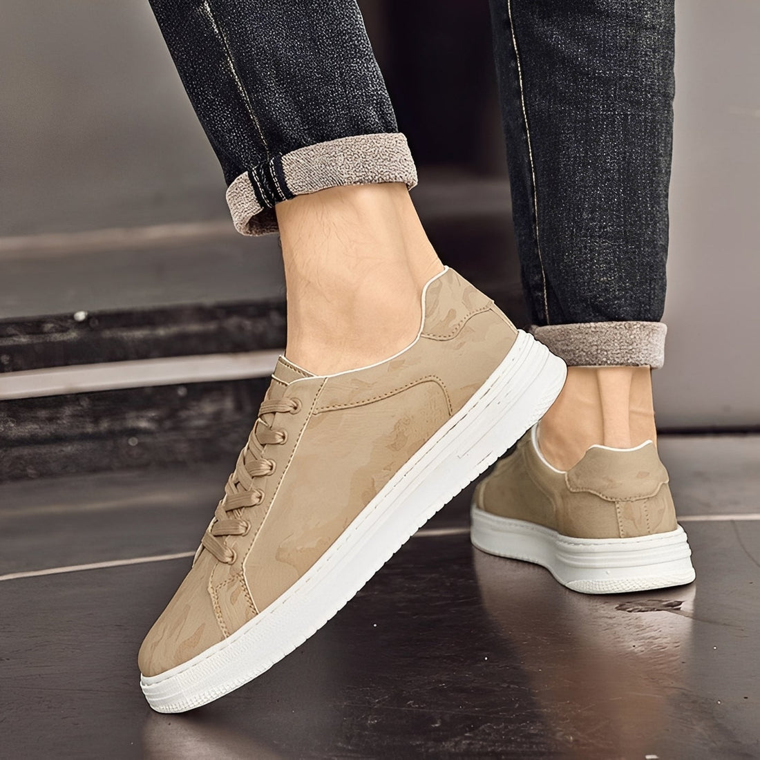 Ronan - Klassische Herrensneaker aus Leder und Canvas