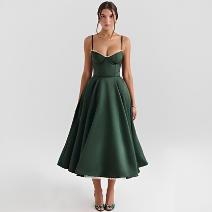 Zendaya - Elegantes doppellagiges Kleid