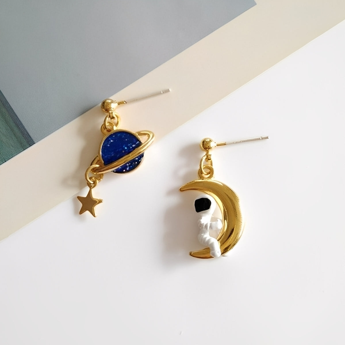 Luna – Ohrringe von Astronaut und Planet