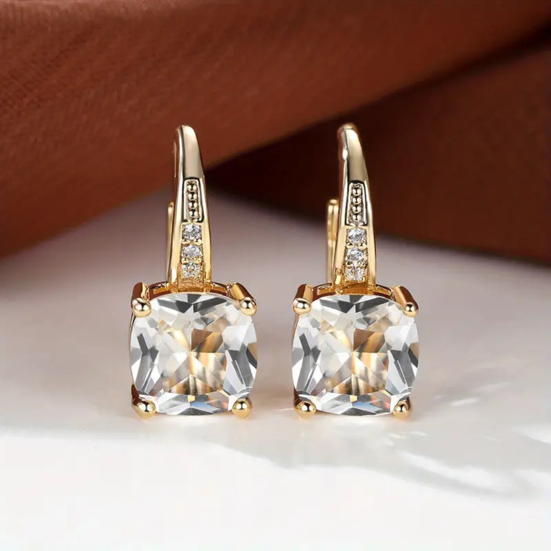 Naoko – Elegante Ohrringe mit glänzenden Steinen