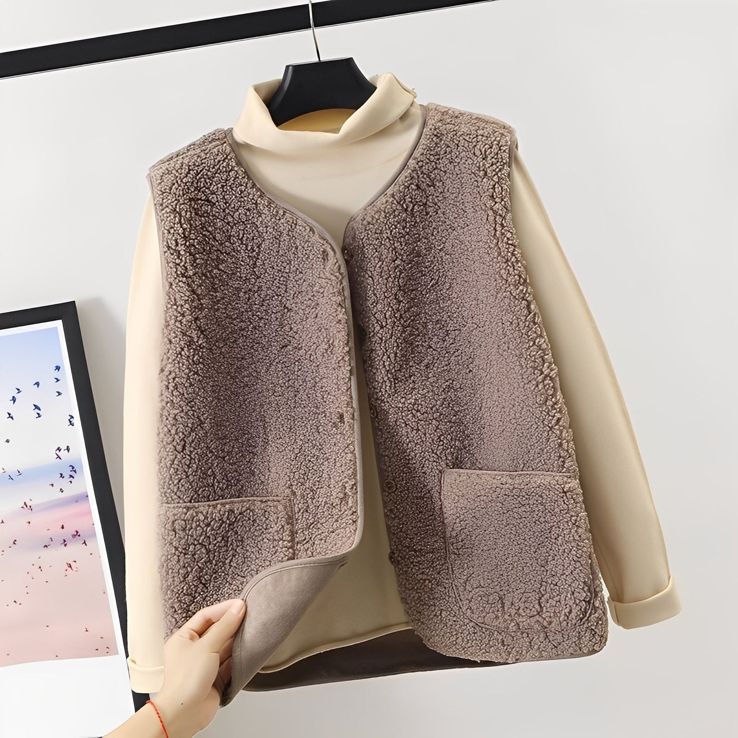 Hillary - Modische Damenplüschjacke mit Taschen