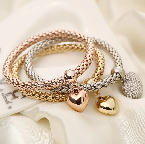 Aria – Metallarmband mit soliden Herzen