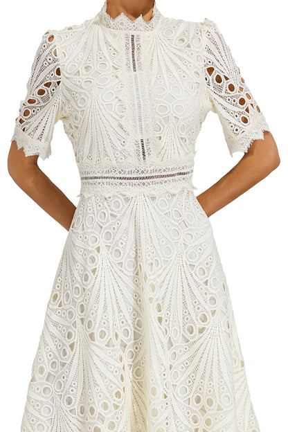 Pierre - Midi-Kleid mit Spitze und Raffinesse