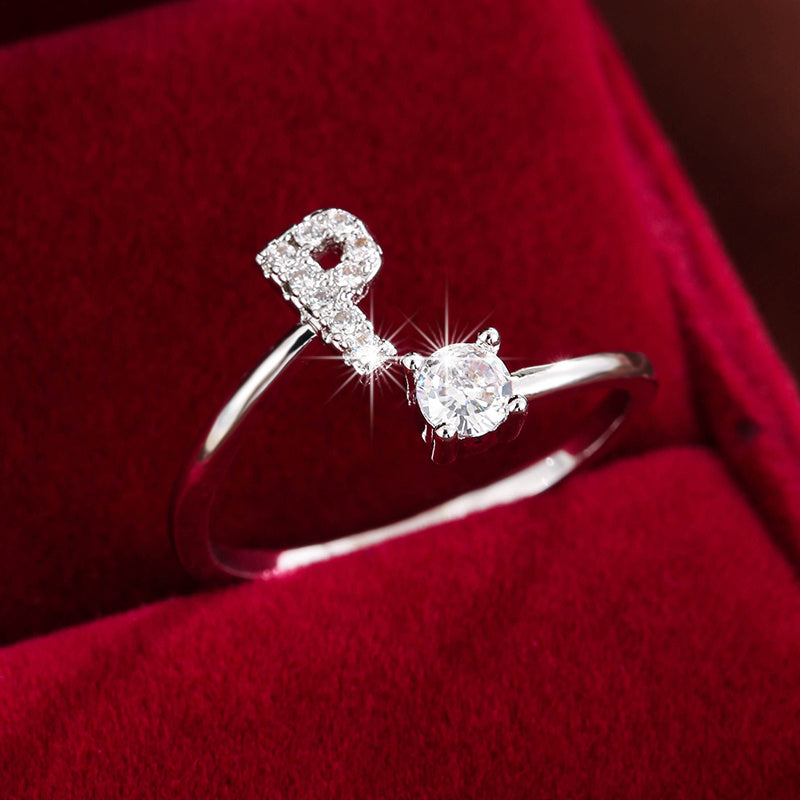 Nova – Offenes modernes Ring mit Initiale und Zirkonia
