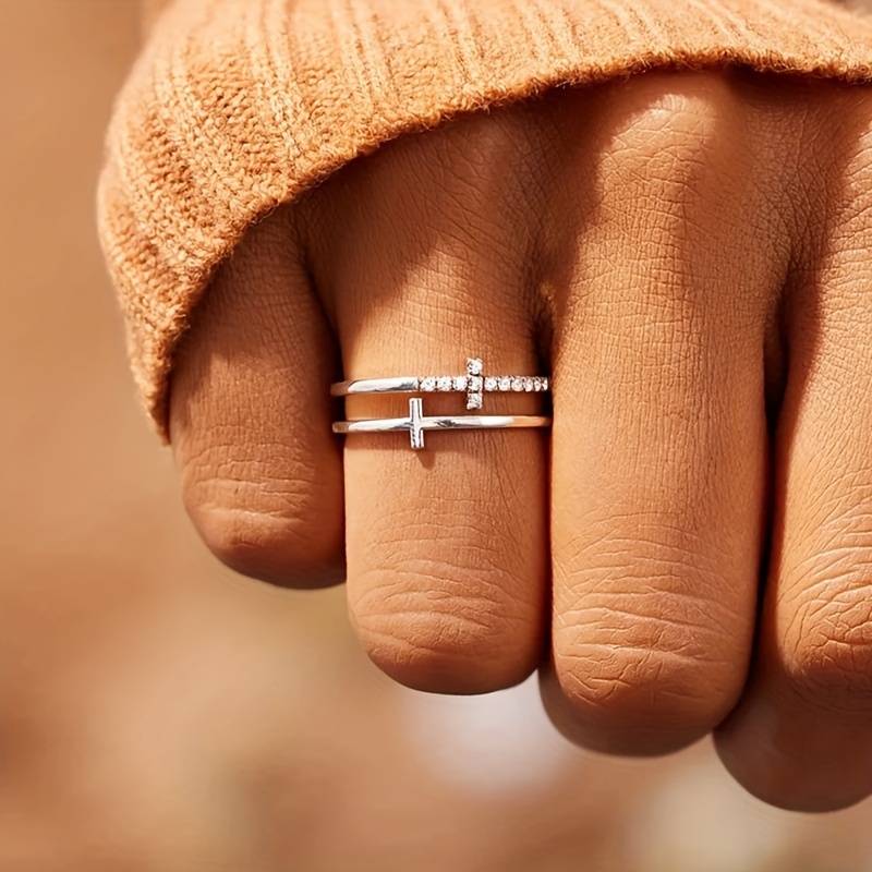 Doppelte Stange - zarter gekreuzter Ring