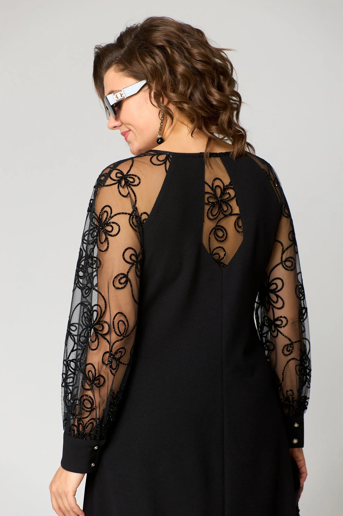 Gabrielle - A-Linien Kleid mit bestickten Mesh-Ärmeln