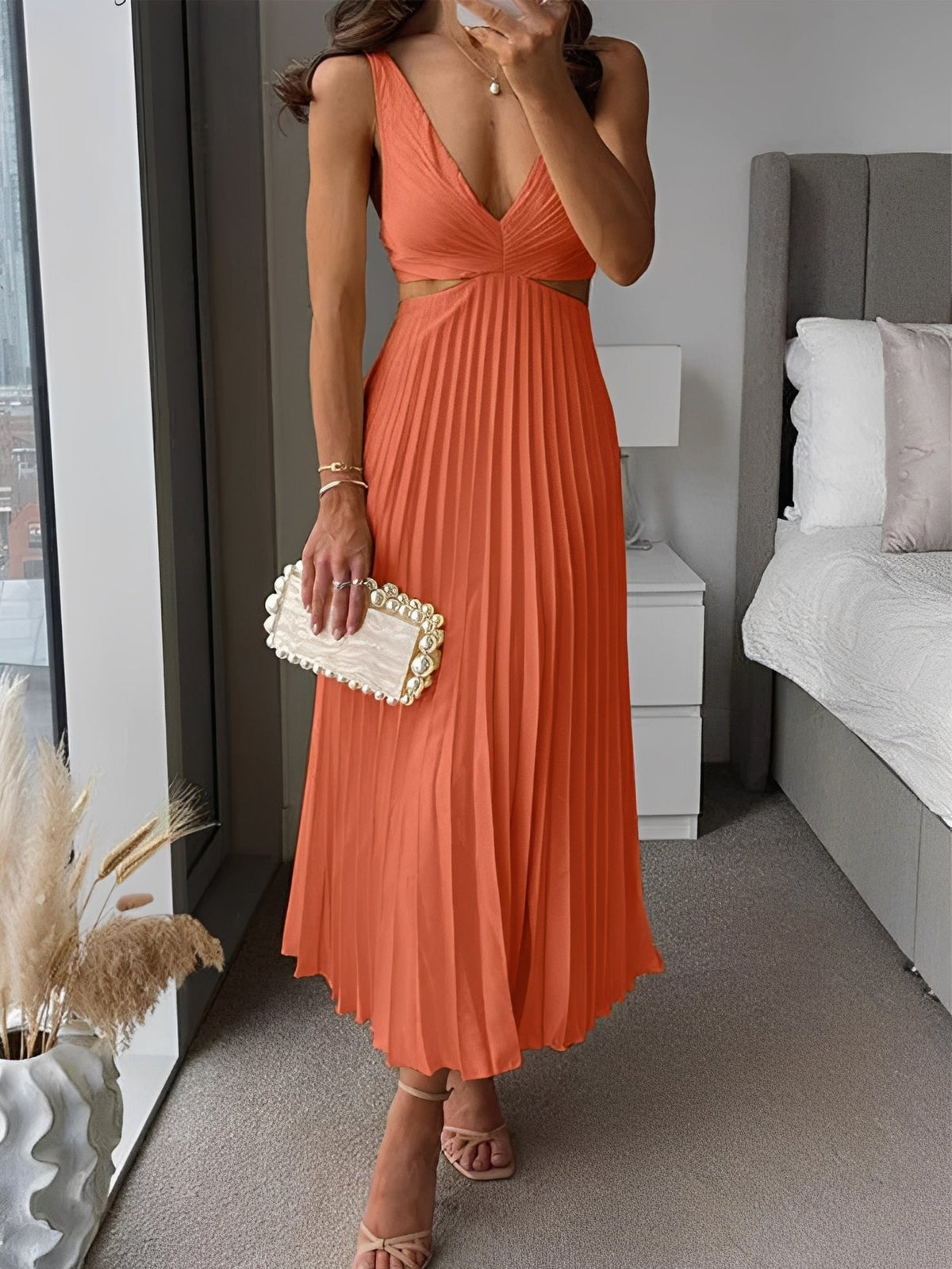 Laura - Schickes, plissiertes Midikleid mit offenem Rücken für Damen