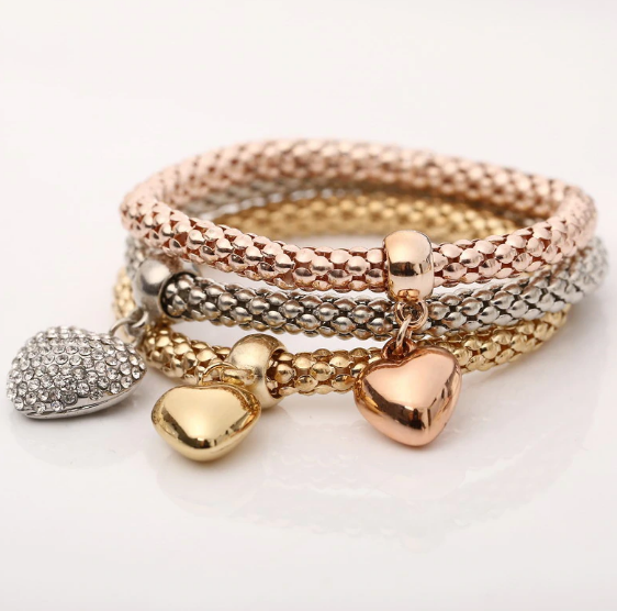 Aria – Metallarmband mit soliden Herzen