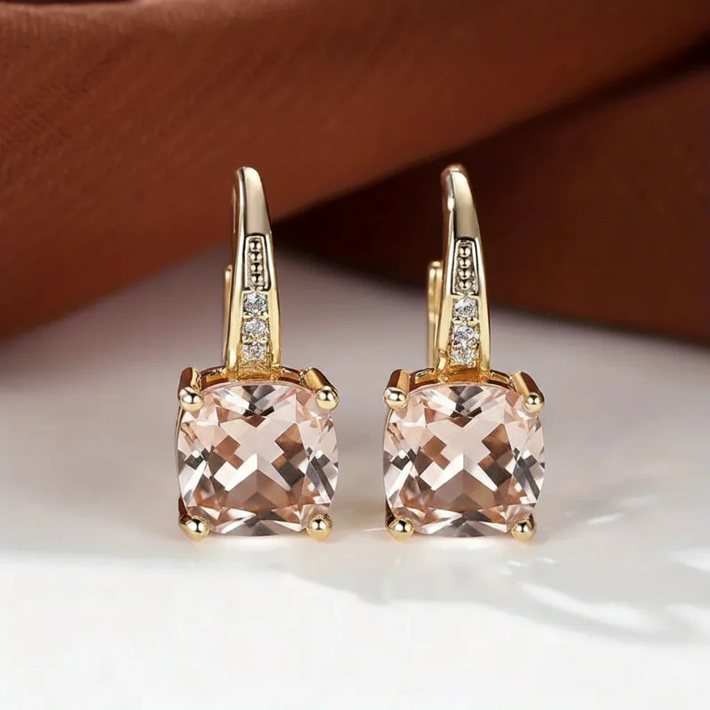 Claudine – Ohrringe aus Gold mit mystischem Saphir