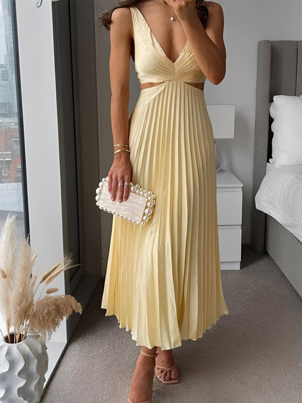 Laura - Schickes, plissiertes Midikleid mit offenem Rücken für Damen
