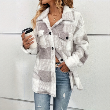Alice - Elegante und flauschige Jacke