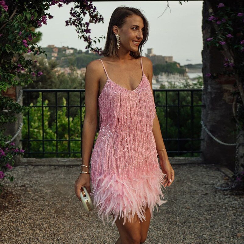 Meera - Kurzes Abendkleid mit Federn, Elegant & Anziehend