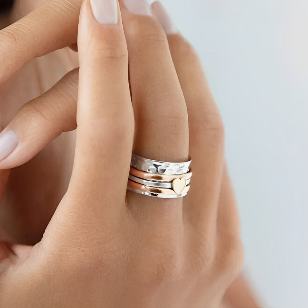 Amara – Ring in Form eines rotierenden Herzens