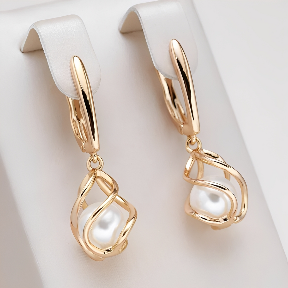 Elena – Elegante Ohrringe aus Perlen in Gold