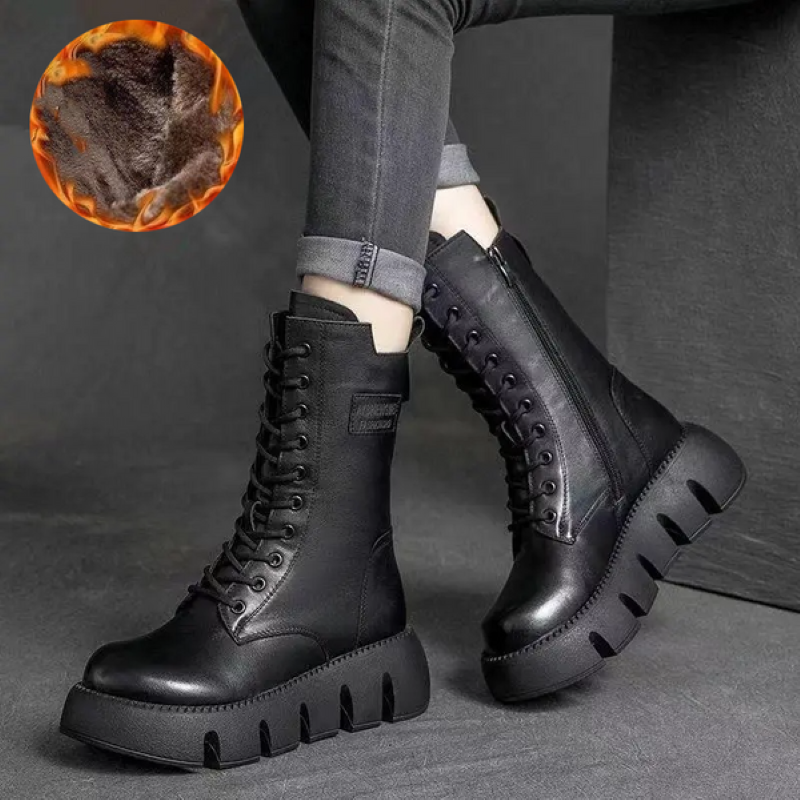 Emma – Mittelhoher Stiefel mit auffälliger Sohle