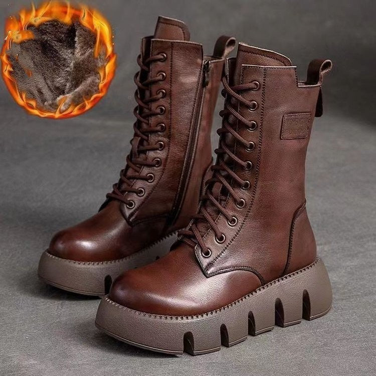 Emma – Mittelhoher Stiefel mit auffälliger Sohle