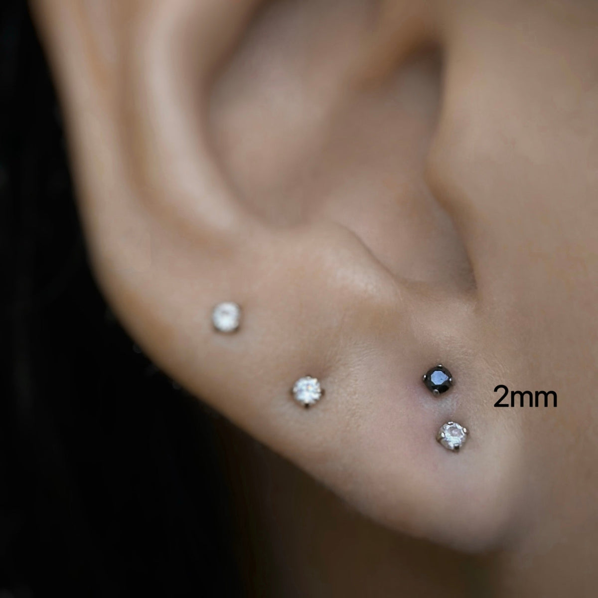 Ohrringe flach ohne Gewinde von 2 mm mit CZ