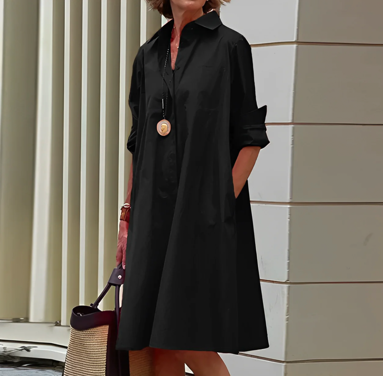 Alissa - Elegantes und bequemes Damen-Midikleid.