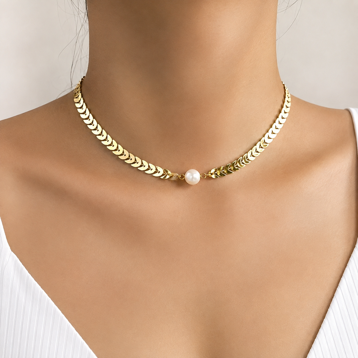 Aria – Elegantes römisches Gold- und Perlenhalsband