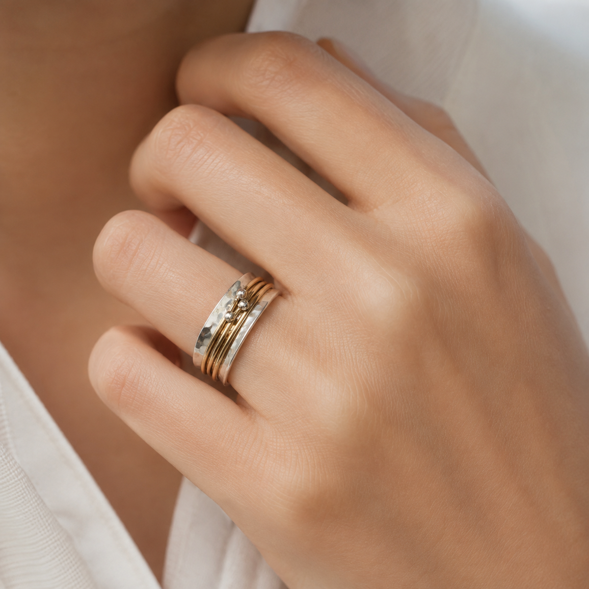 Brillante Gracia – Anillo vintage von Gold und Silber mit leuchtender Oberfläche