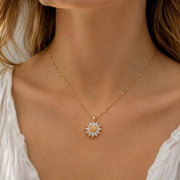 Jennie – Halskette aus Kristall mit Sonnenblumenmotiv und goldener Beschichtung
