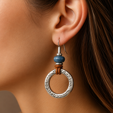 Mira – Ohrringe aus silbernen Kreisen im Boho-Vintage-Stil