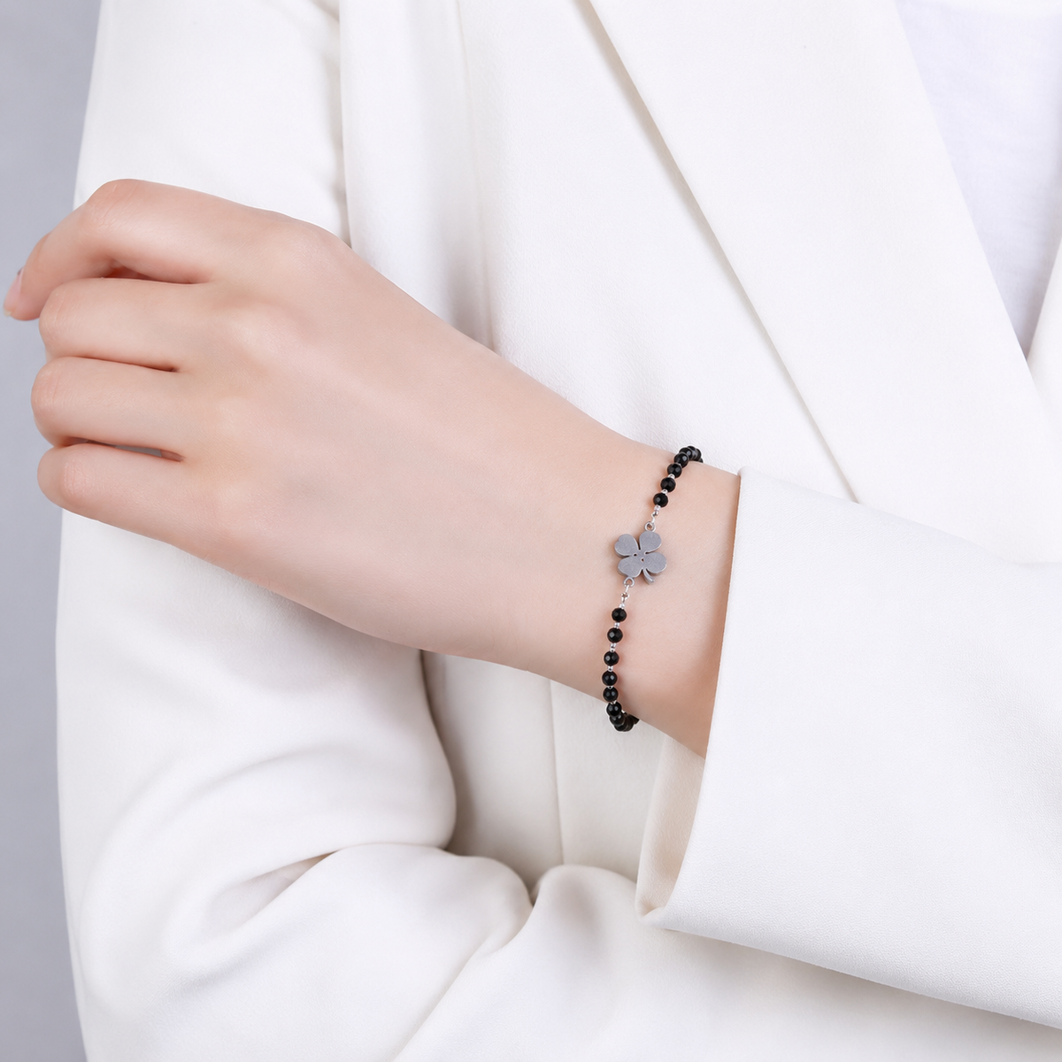 Faelya – Armband Amulett von vierblättrigem Klee