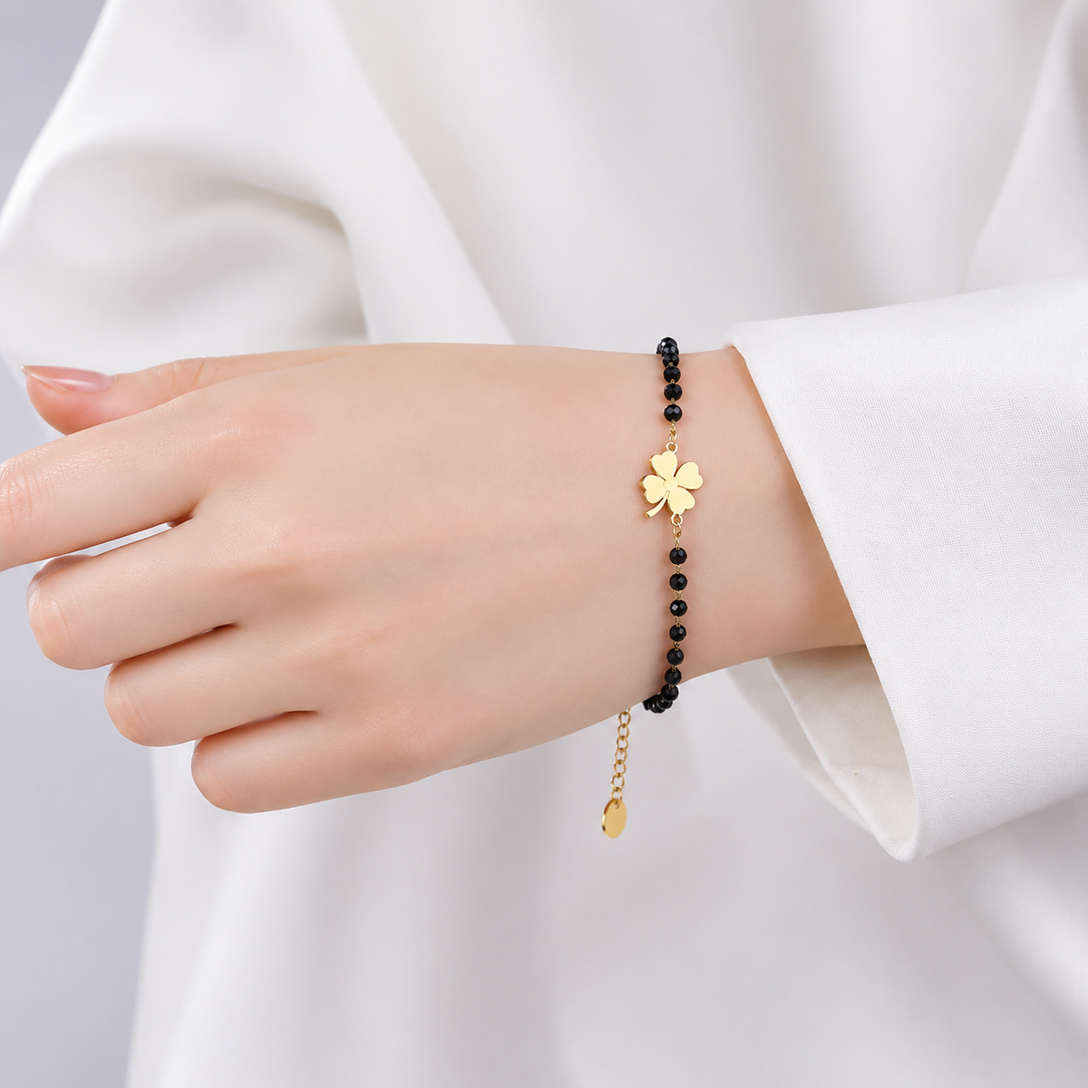 Faelya – Armband Amulett von vierblättrigem Klee