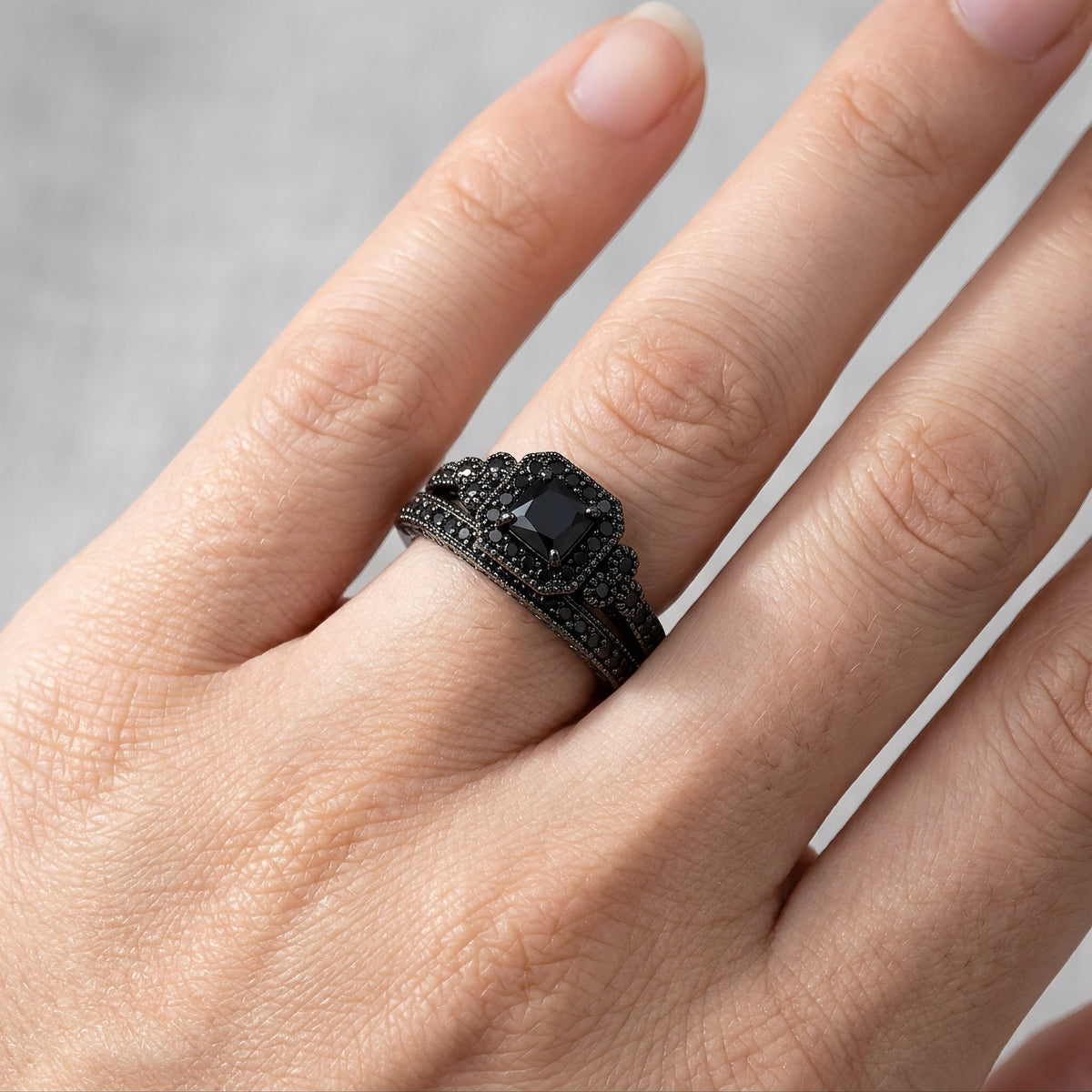 Adrian – Set von Vintage-Ringen in Schwarz
