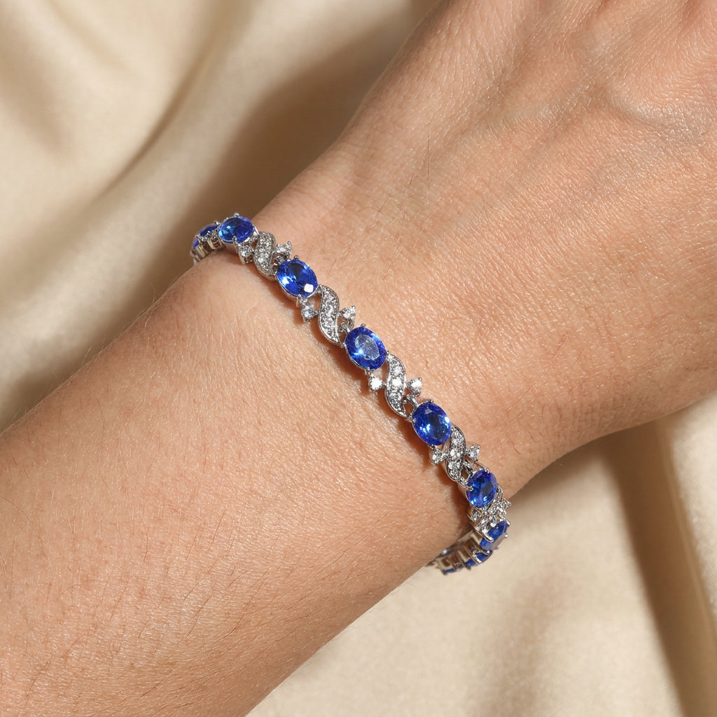 Carol – Elegante goldene Armbanduhr