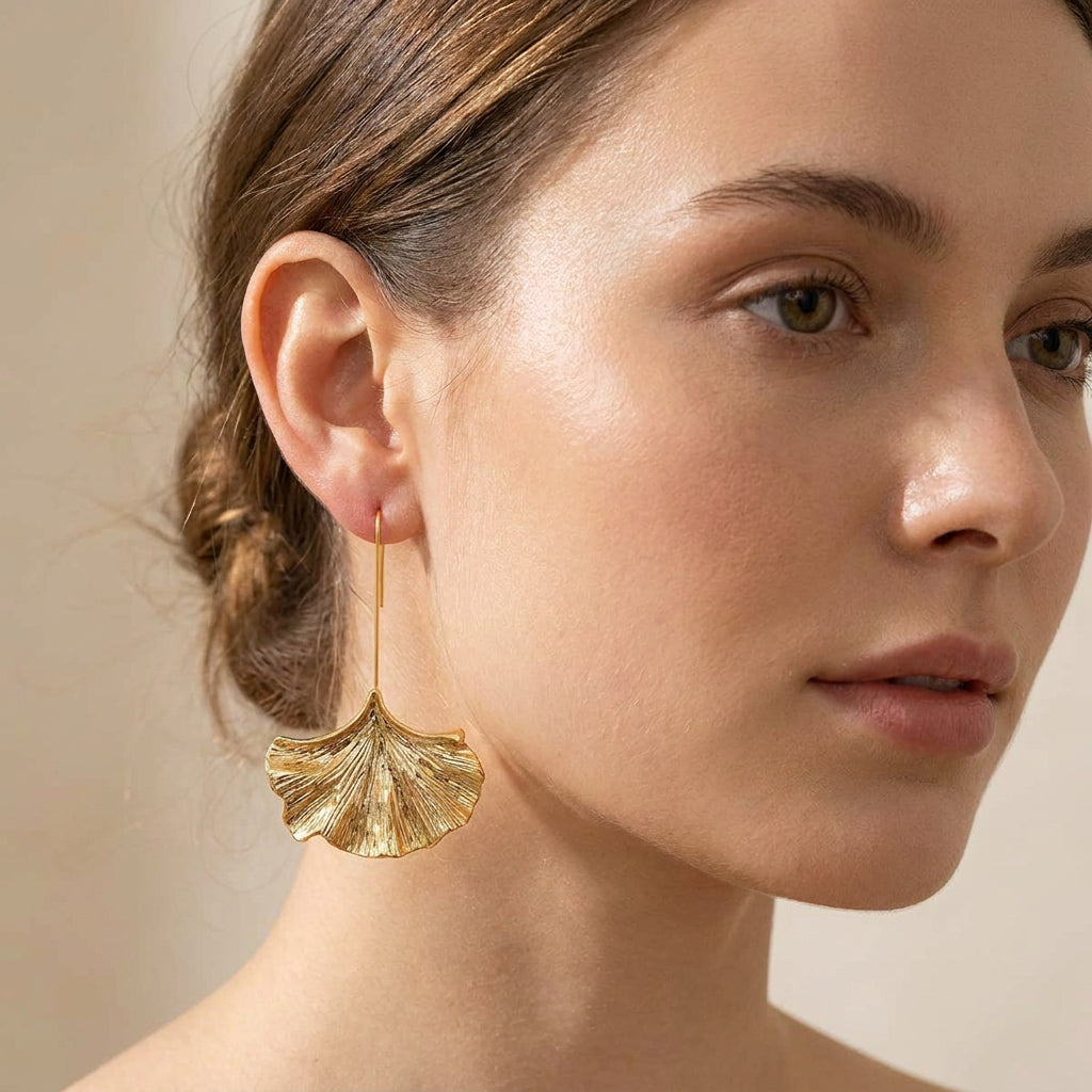 Bliss – Ohrringe aus vintage goldenen Blütenblättern