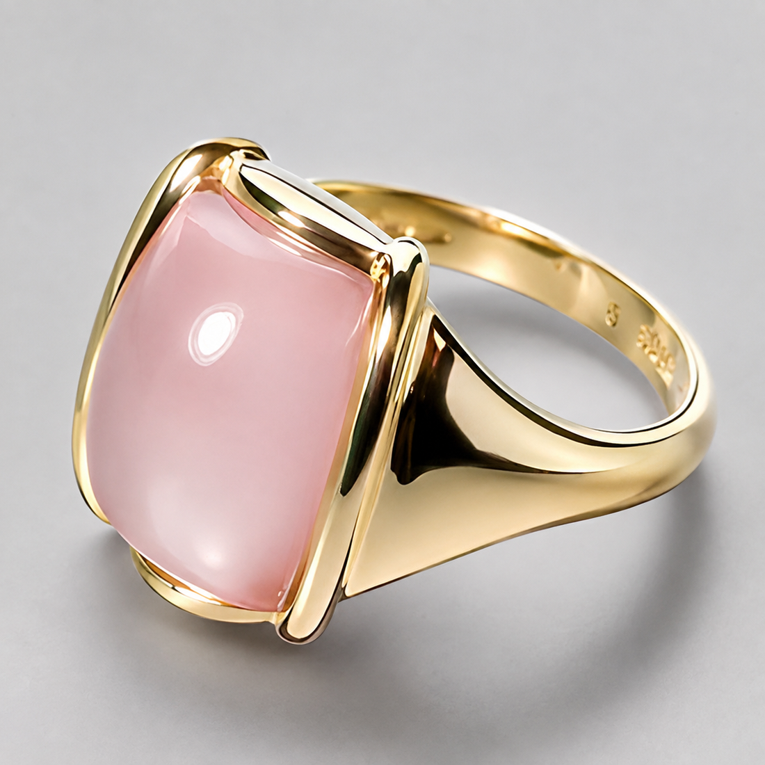 Sophia – Quadratischer Vintage-Ring aus Roségold