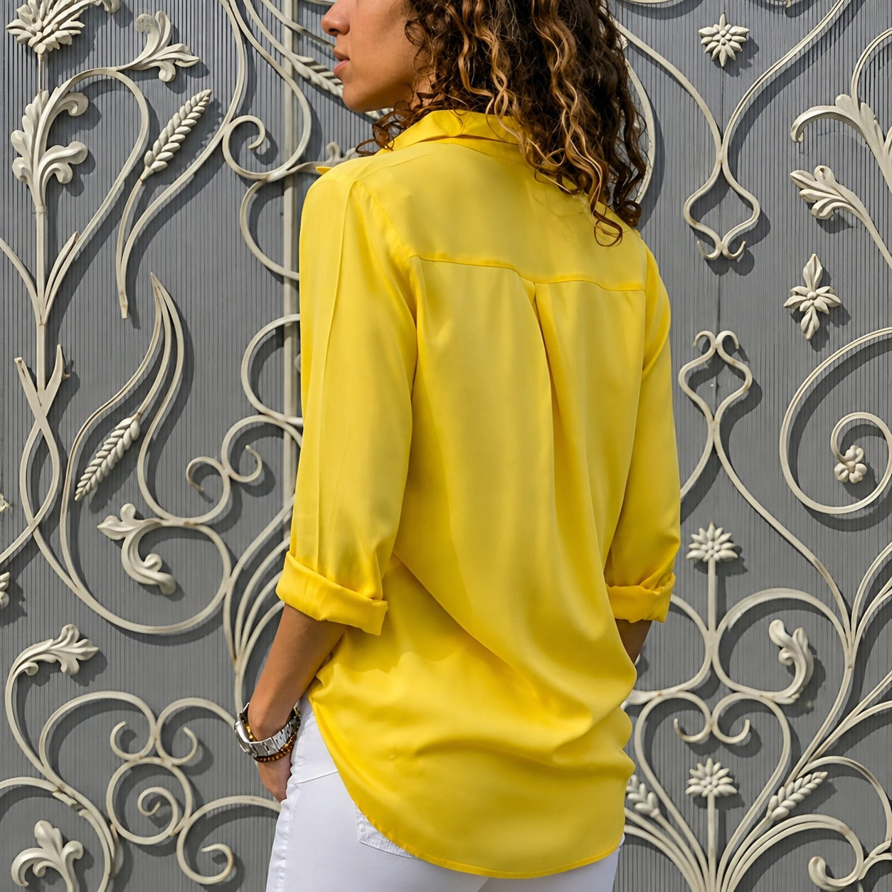 Aiah - Leichte Bluse mit V-Ausschnitt