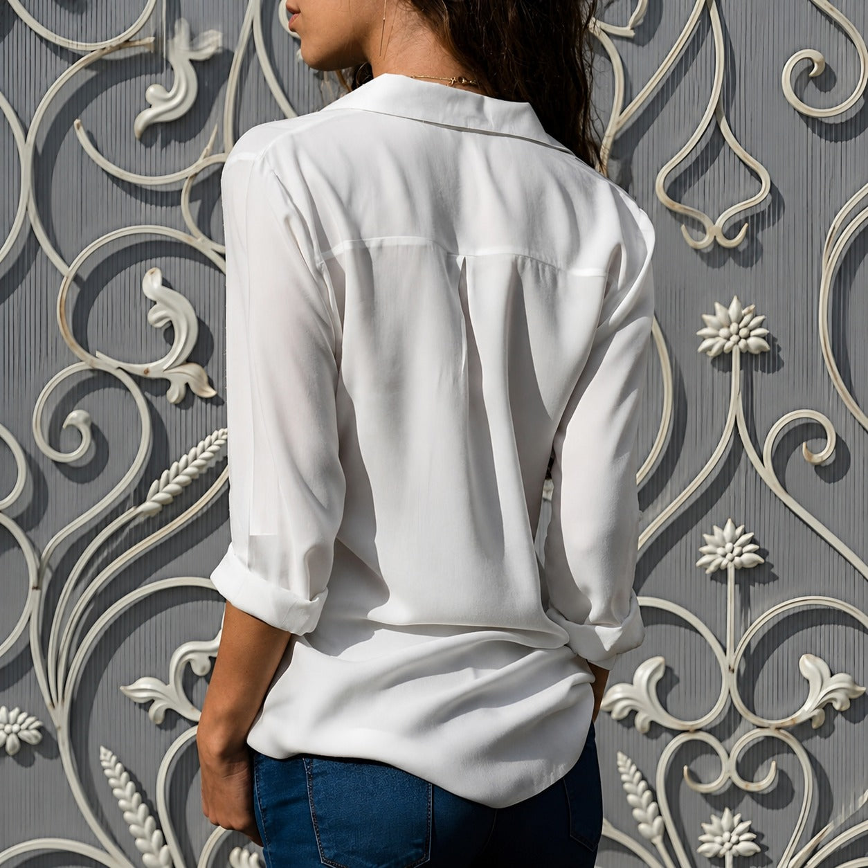 Aiah - Leichte Bluse mit V-Ausschnitt