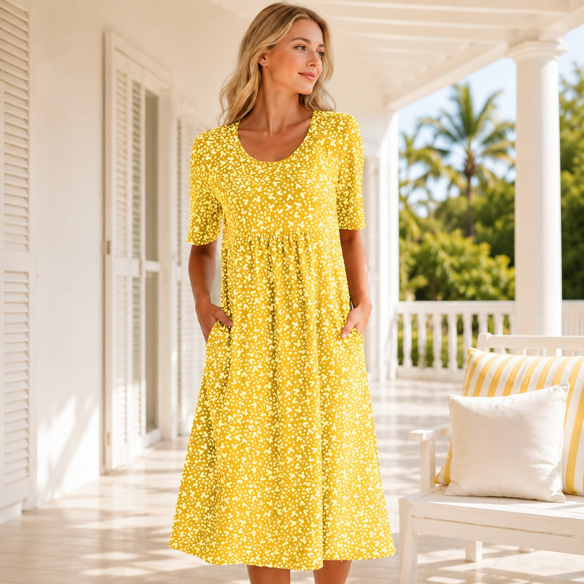 Yasmin - Kurzes Kleid mit Blumenmotiv und Ärmeln